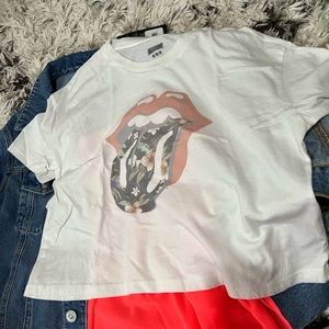 Cute cropped t-shirt from American Eagle